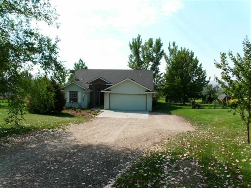 2333 Lower Pond Ln, Homedale, ID 83628 - photo 1