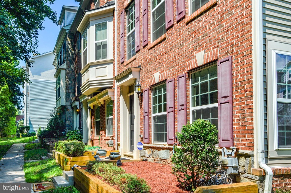 11930 Weybridge Ln, Germantown, MD 20876 - photo 1