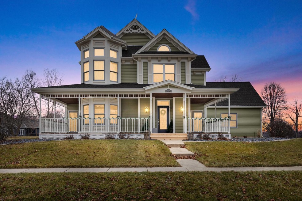 1373 Forest View Ln-1