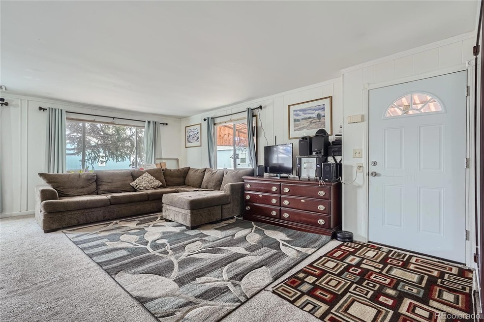 1637 Eisenhower Way unit 438, Aurora, CO 80011 - photo 1