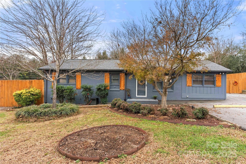 2311 Maplewood Dr, Gastonia, NC 28052 - photo 1