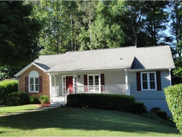 A GORGEOUS COUNTRY RANCH STYLE HOME.