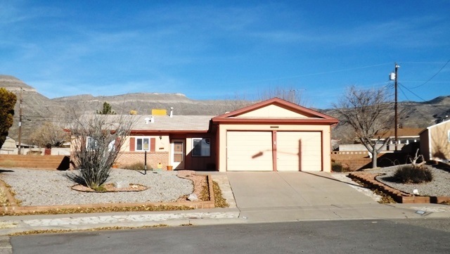 1826 Crescent Dr, Alamogordo, NM 88310 - photo 1