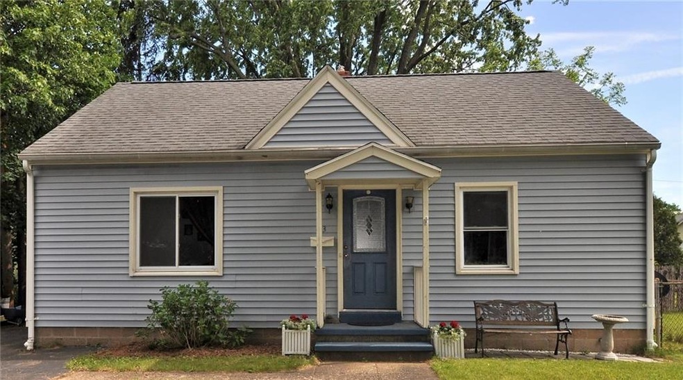 Welcome to 23 Hager Rd! Adorable Front Curb appeal