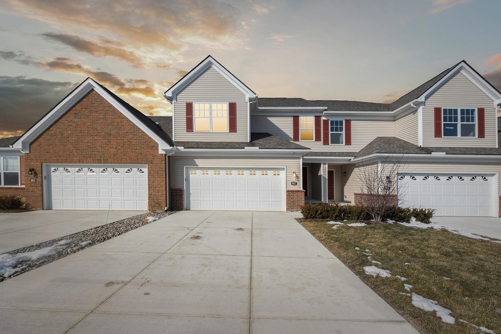 9921 Ridge Run St unit 92/9, Howell, MI 48855 - photo 1