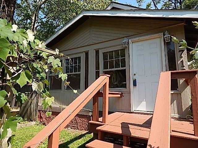 2719 Center St, Des Moines, IA 50312 - photo 1