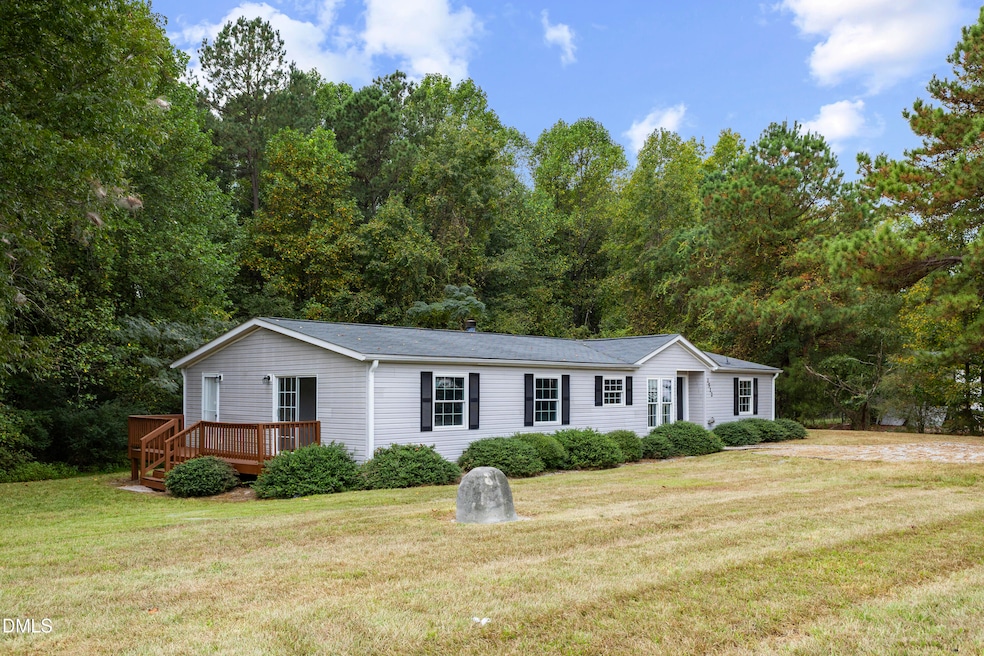 1512 Willow Downs Cir, Willow Spring, NC 27592 - photo 1