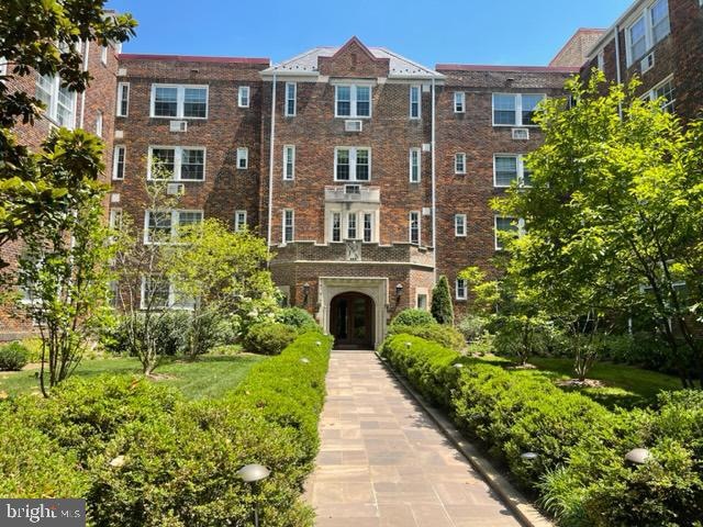 The Warwick unit 417, Washington, DC 20016 - photo 1