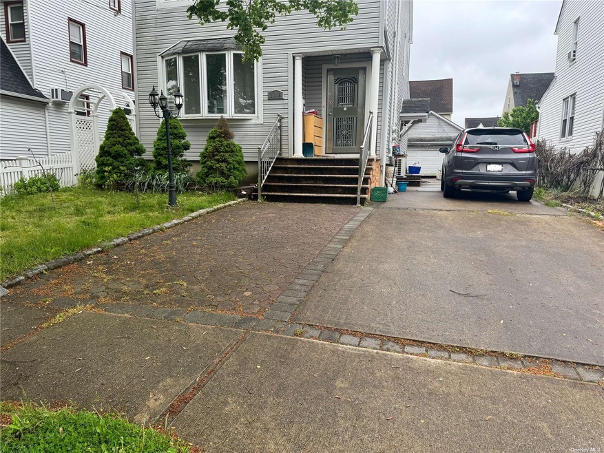 148 Locust St, Valley Stream, NY 11581 - photo 1