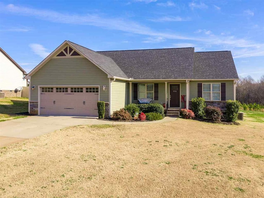 226 Lamp Post Rd, Inman, SC 29349 - photo 1