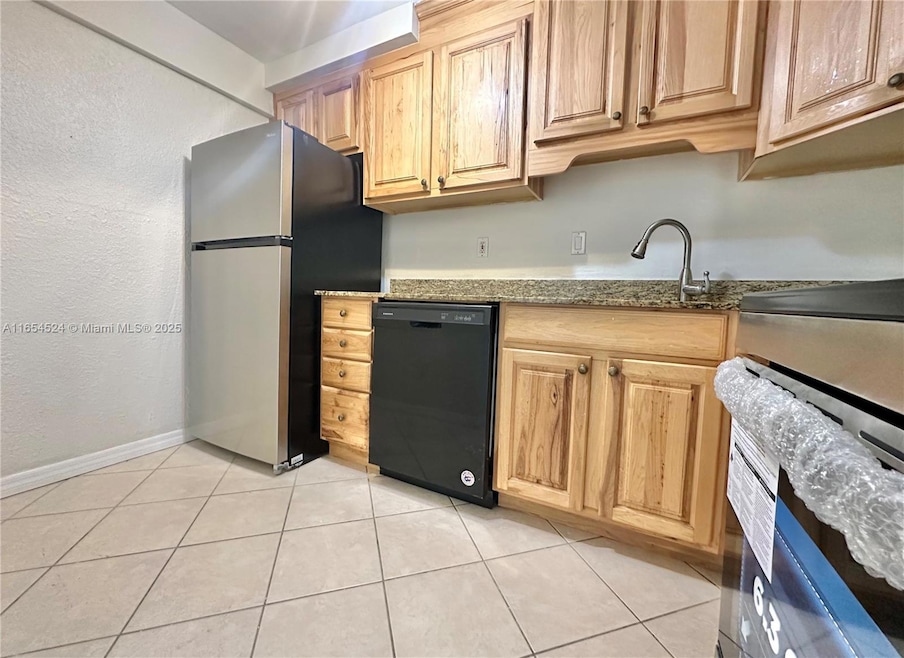 Villas of Pinecrest unit 1032, Miami, FL 33143 - photo 1