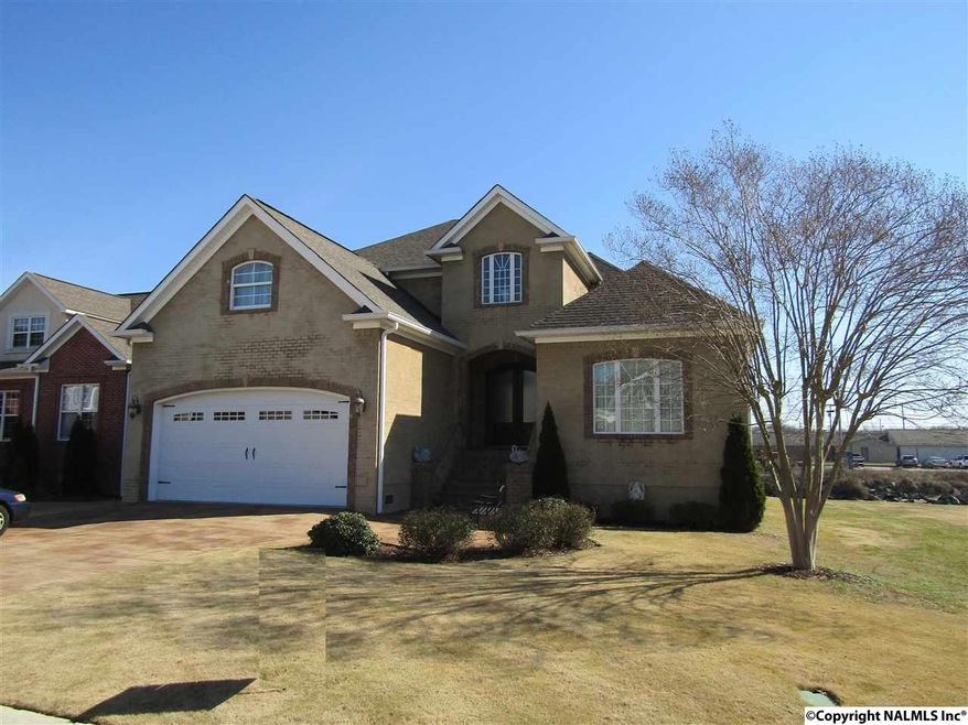 203 Lakepoint Dr, Gadsden, AL 35901 - photo 1