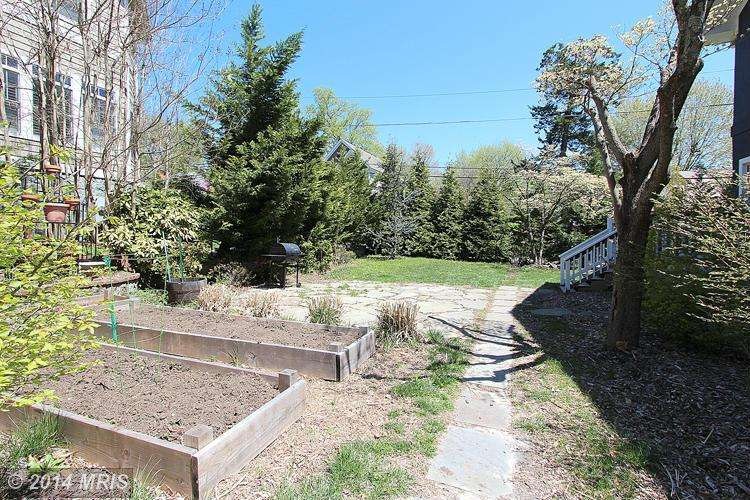 8007 Macarthur Blvd, Cabin John, MD 20818 - photo 1