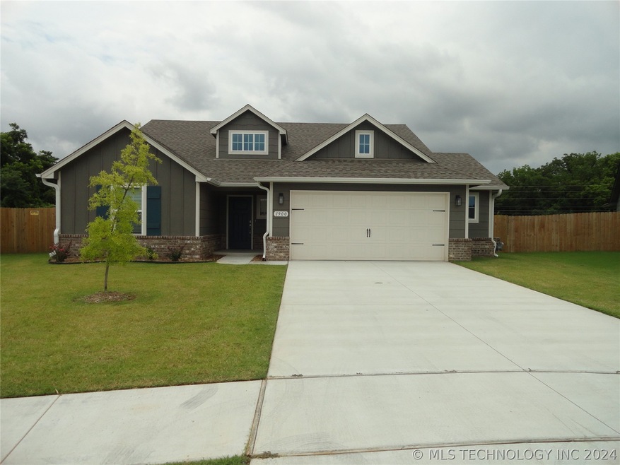 1900 E Tucson Place, Broken Arrow, OK 74014 - photo 1