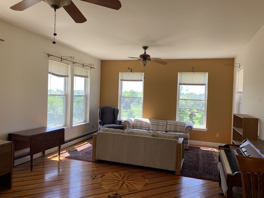 161 Oakland St unit 1, Wellesley Hills, MA 02481 - photo 1