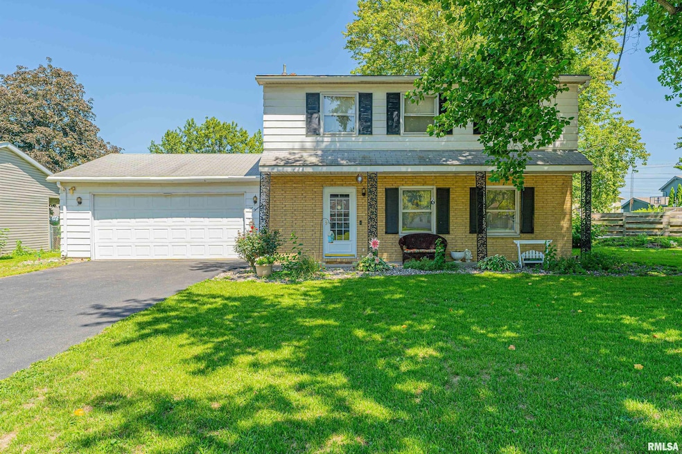 224 Rhoads Ave, Lincoln, IL 62656 - photo 1