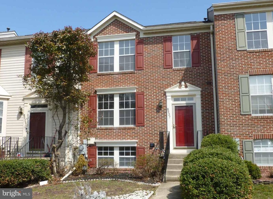 8537 Pine Meadows Dr, Odenton, MD 21113 - photo 1