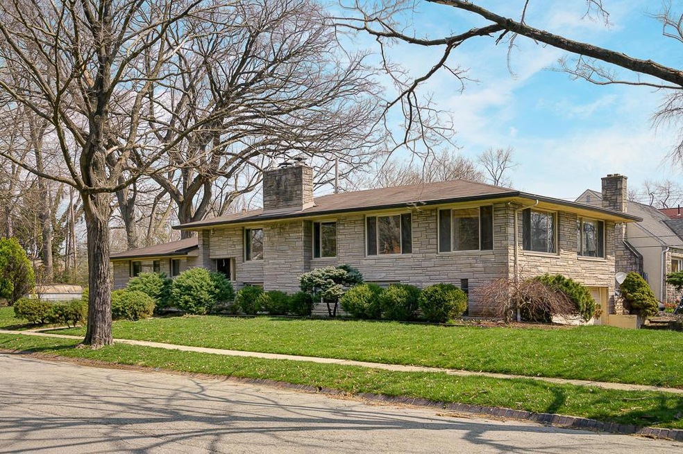 410 Northview Dr, Columbus, OH 43209 - photo 1