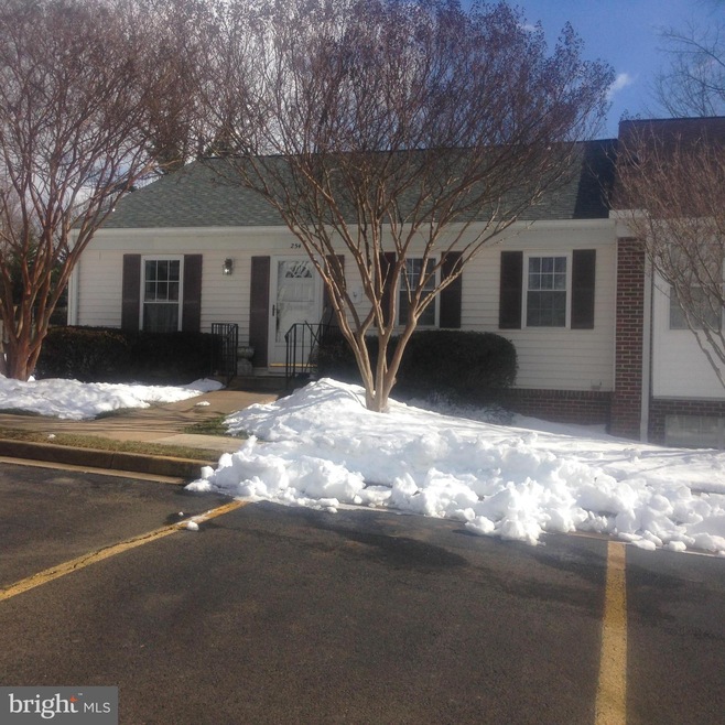 254 Fairfield Dr, Warrenton, VA 20186 - photo 1