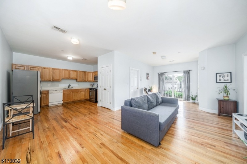 969 South St unit B8, Elizabeth, NJ 07202 - photo 1