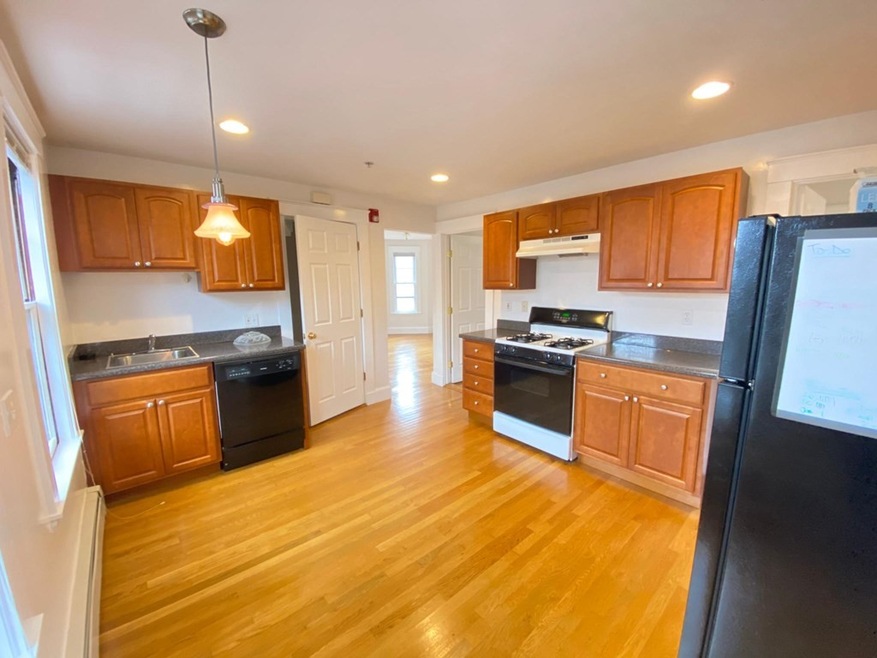 32 Bow St unit 2, Somerville, MA 02143 - photo 1