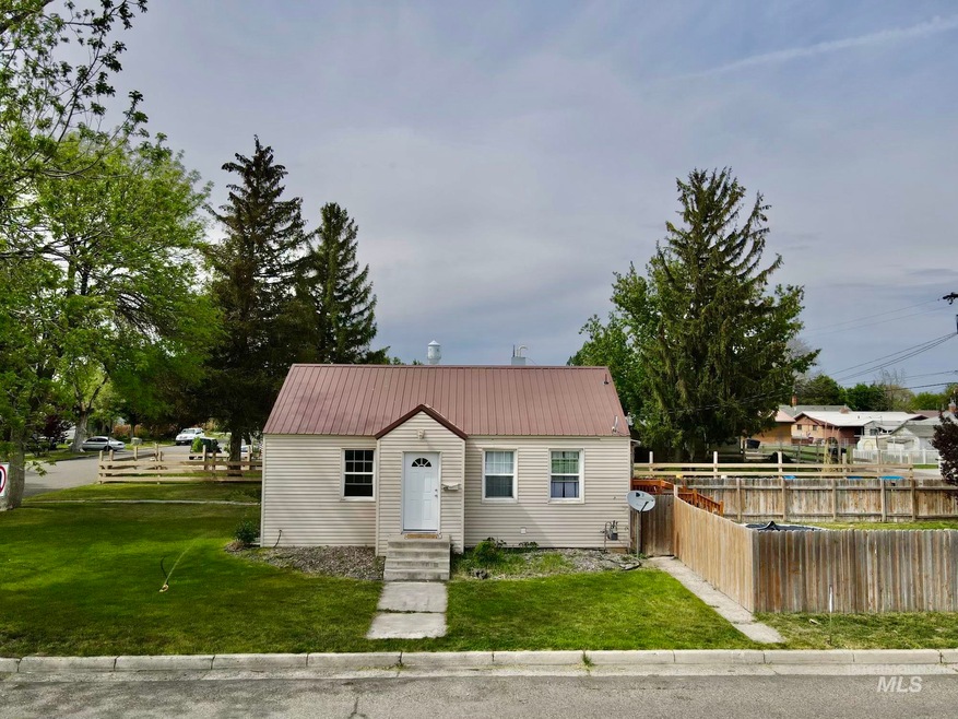 1849 Albion Ave, Burley, ID 83318 - photo 1
