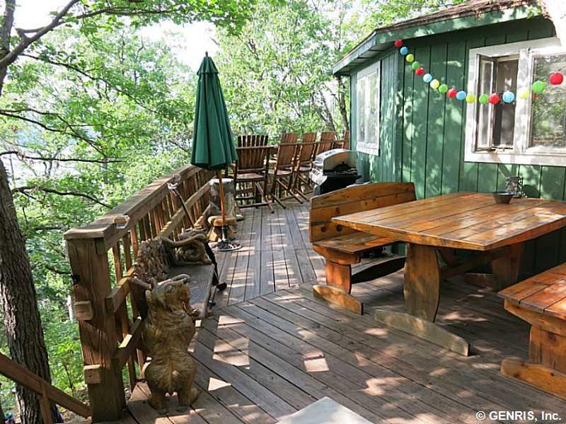 Deck.