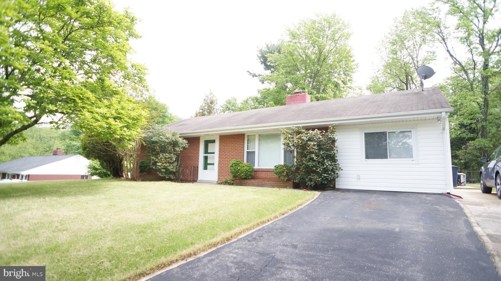 1405 Adams Dr, Fort Washington, MD 20744 - photo 1