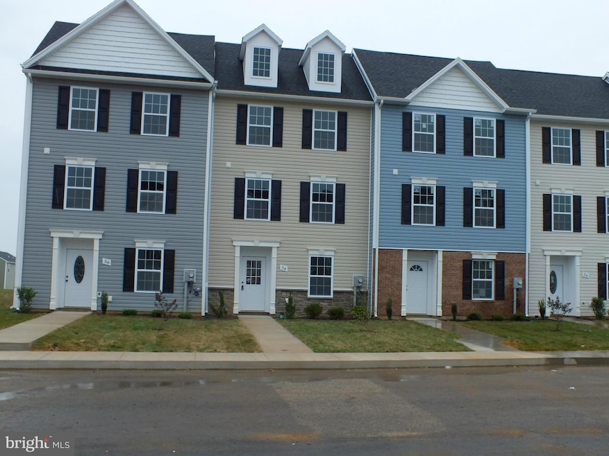 19 Hanger Ct, Inwood, WV 25428 - photo 1