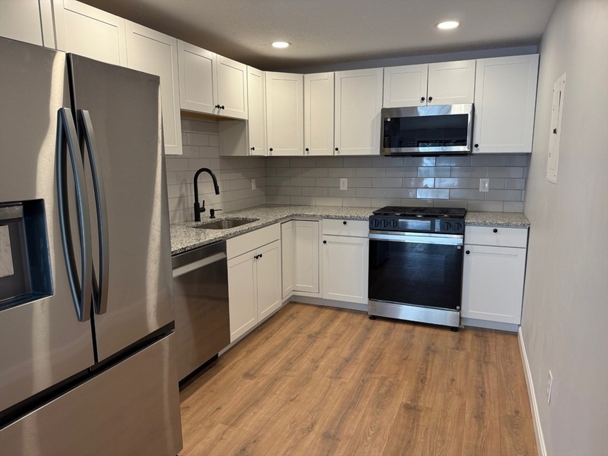 100 Cass Ave unit B20, Dracut, MA 01826 - photo 1