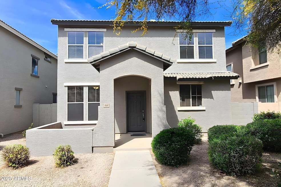1915 E Oxford Ln, Gilbert, AZ 85295 - photo 1