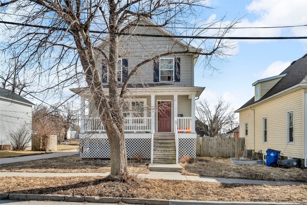 187 13th Ave SW, Cedar Rapids, IA 52404 - photo 1