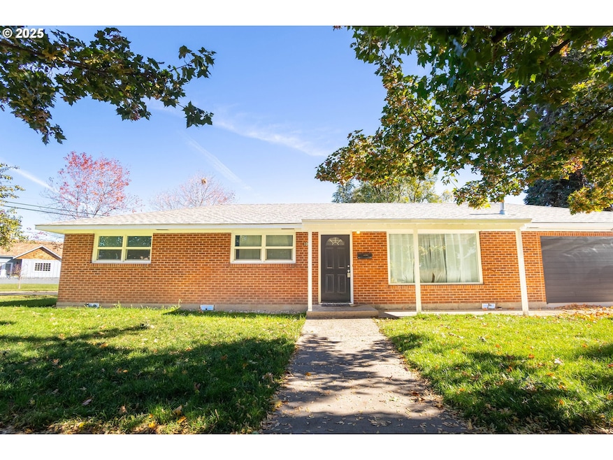 1009 13th St, La Grande, OR 97850 - photo 1