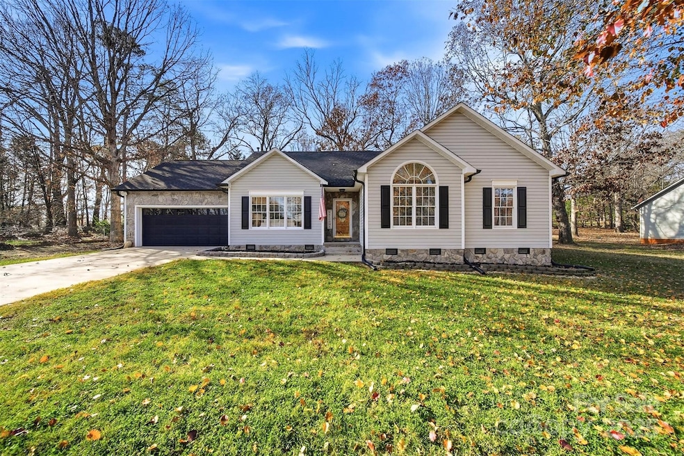 4687 Ransom Dr, Conover, NC 28613 - photo 1