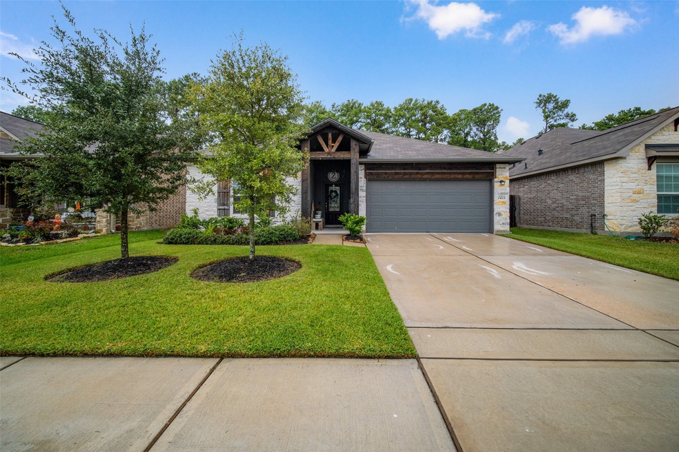 15615 Lakewood Terrace Dr, Tomball, TX 77377 - photo 1