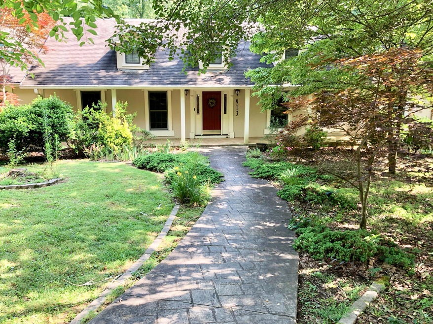 913 Shady Circle