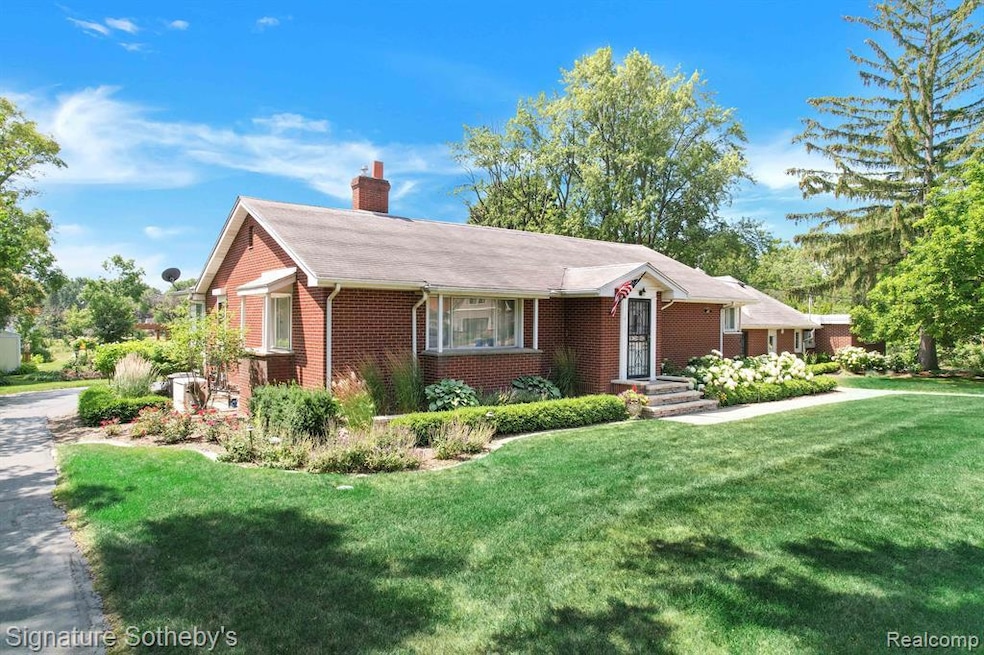 519 W Flint St, Davison, MI 48423 - photo 1