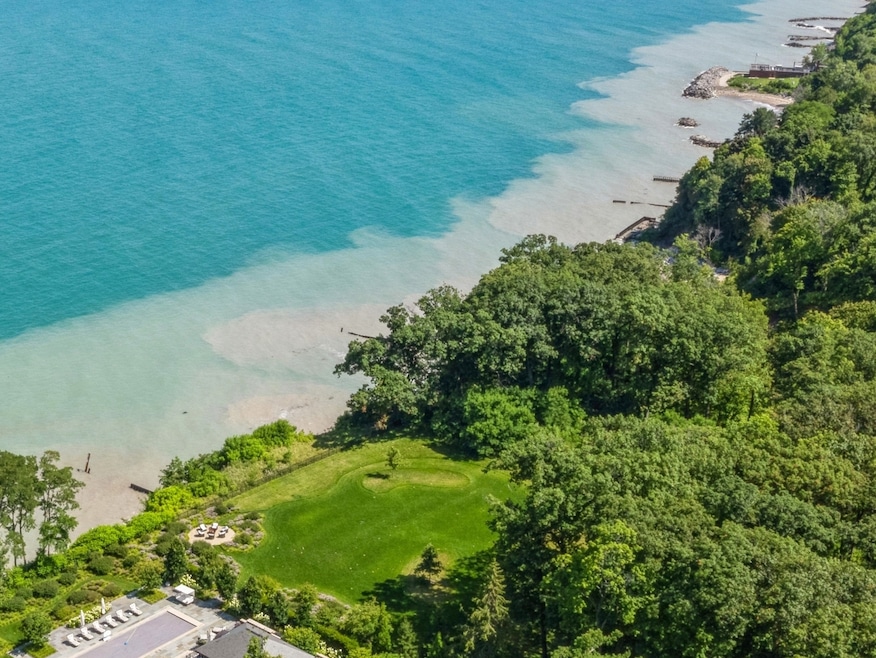 700 Forest Cove Rd, Lake Bluff, IL 60044 - photo 1