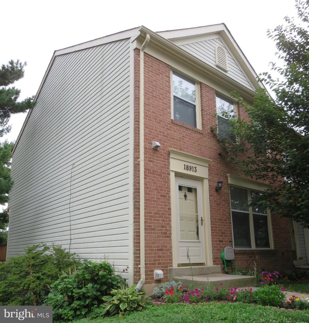 18913 Piney Point Place, Germantown, MD 20874 - photo 1