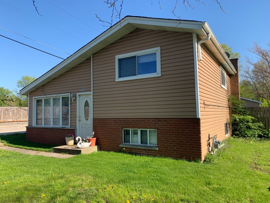 925 E Krage Dr, Addison, IL 60101 - photo 1