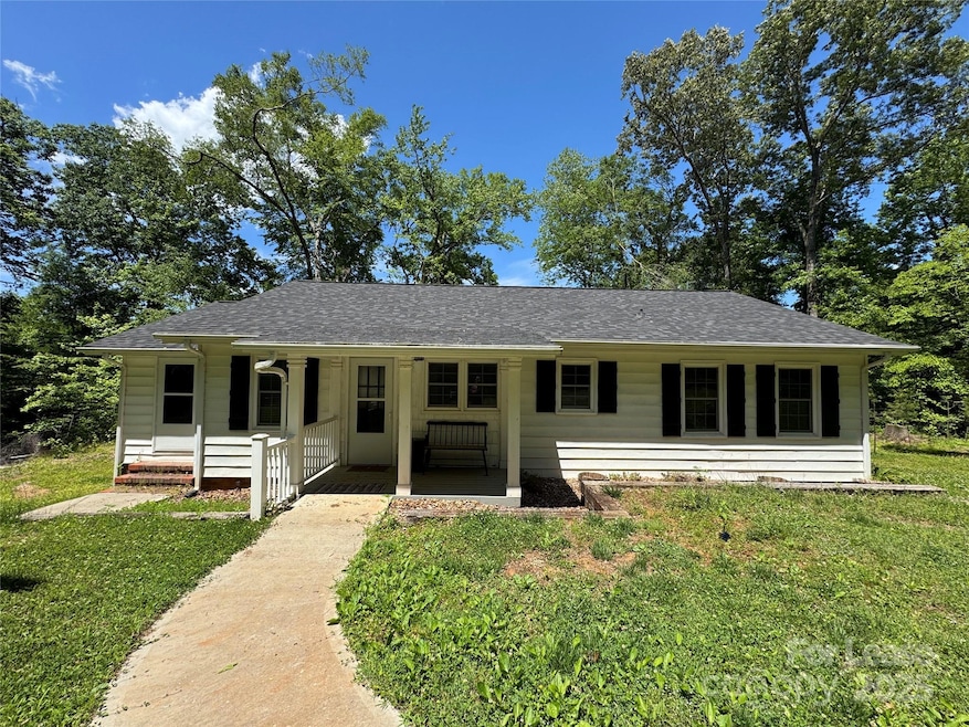 For Rent $1,900/month