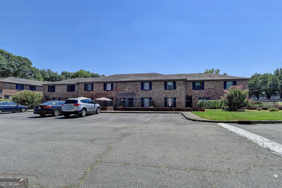 3071 Colonial Way unit J, Atlanta, GA 30341 - photo 1