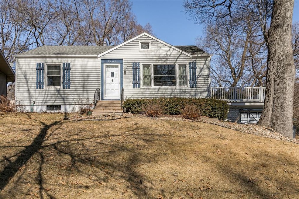 2606 Waveland Dr NW, Cedar Rapids, IA 52405 - photo 1