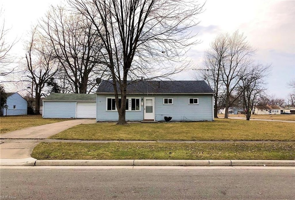 4402 Camden Ave, Lorain, OH 44055 - photo 1