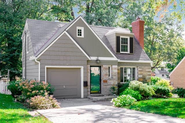 Charming Fairway Cape Cod!
