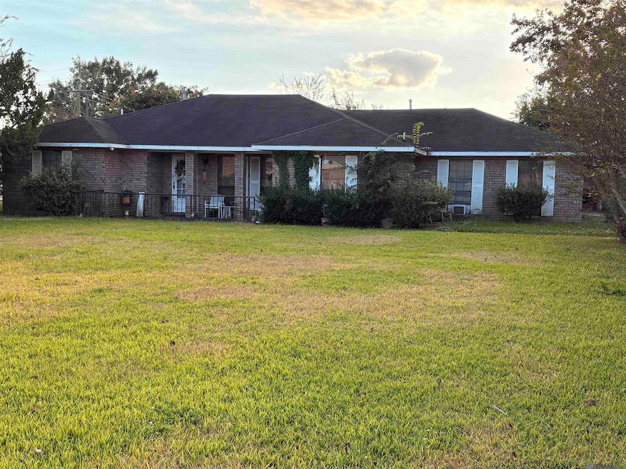 59245 Nathan Georgetown St, Plaquemine, LA 70764 - photo 1