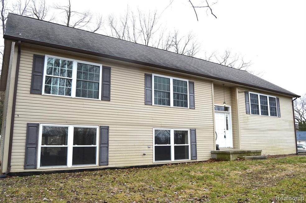 Crestview front of house.JPG