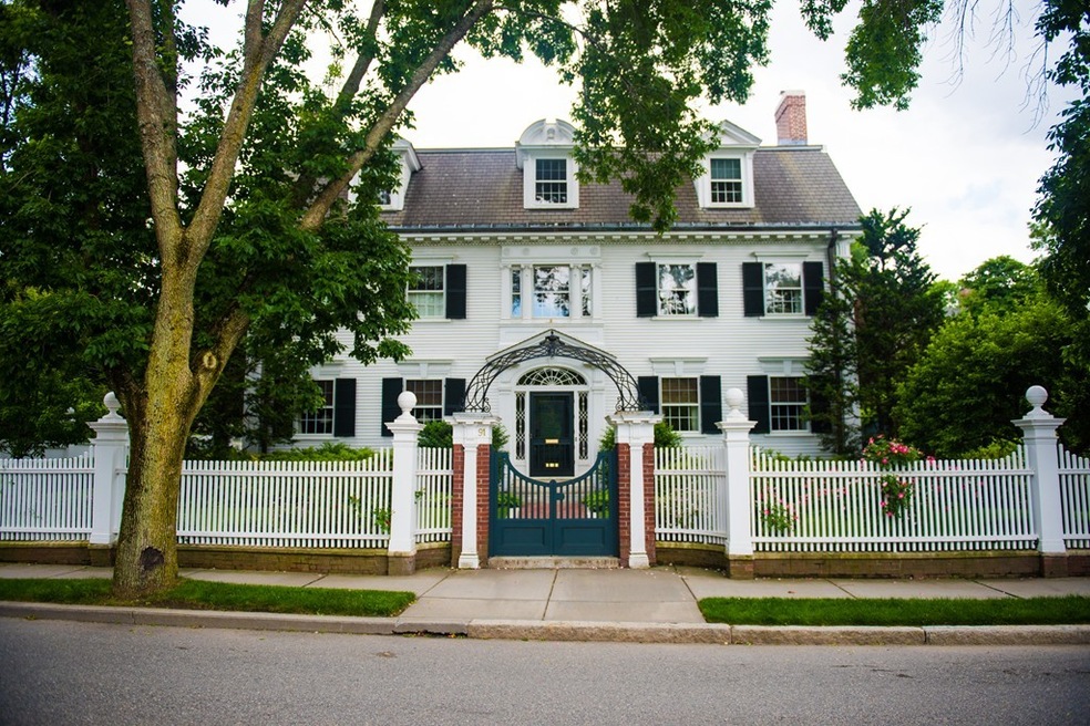 91 Middlesex Rd, Chestnut Hill, MA 02467 - photo 1