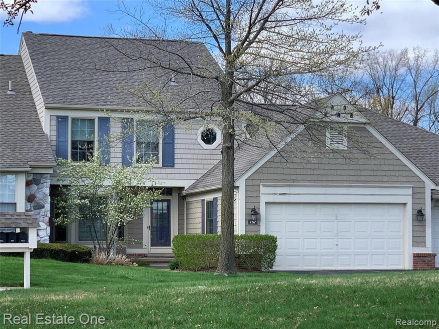 757 Upper Scotsborough Way, Bloomfield Hills, MI 48304 - photo 1