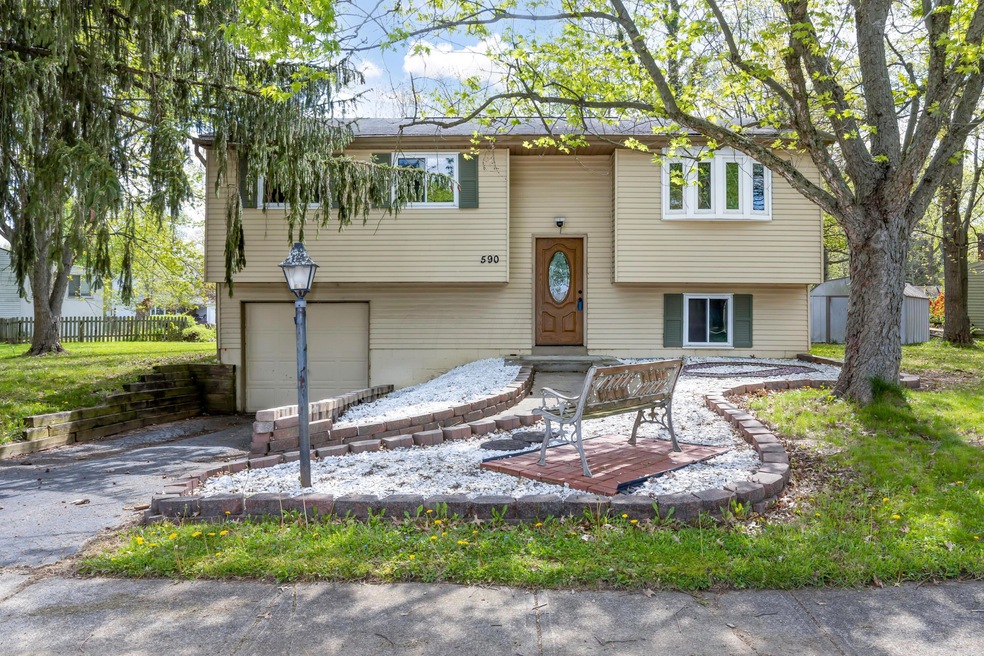 590PickeringtonHillsDr.-2